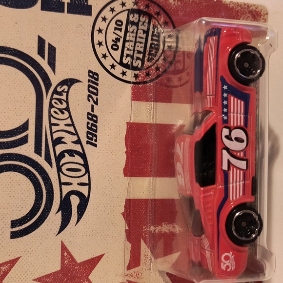 D2 Hot Wheels 65  Ford Mustang Fastback 2 +2 with shipping protector - Picture 4 of 4